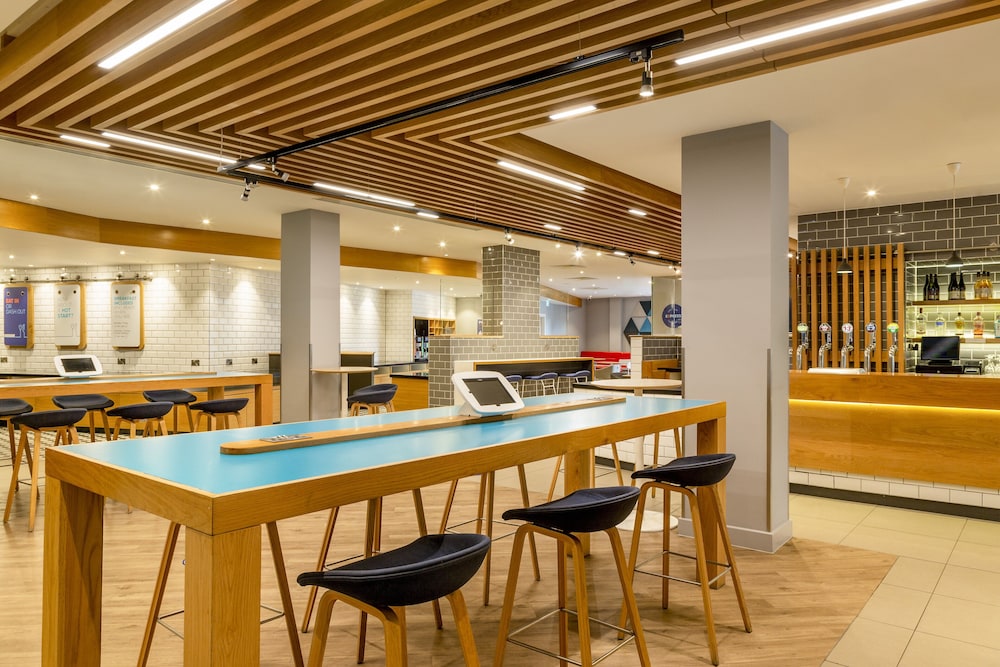 HOLIDAY INN EXPRESS DUBLIN CITY CENTRE 50/71