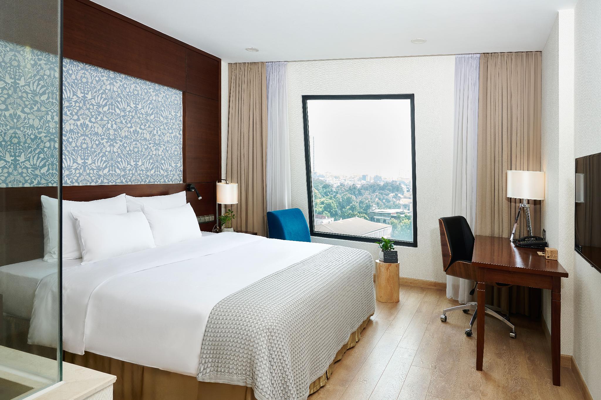 City, King Bed