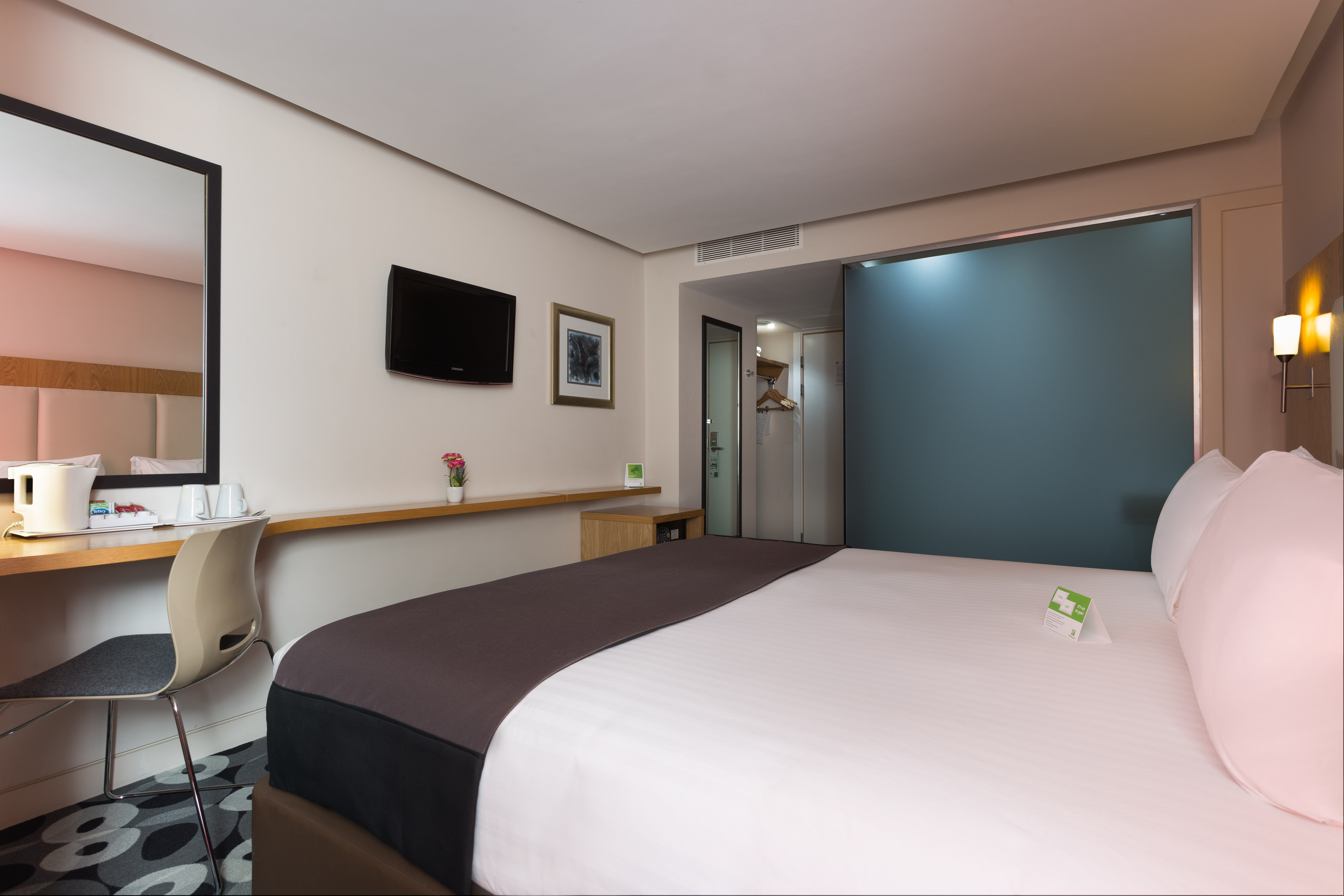 Holiday Inn Sittingbourne 8/50