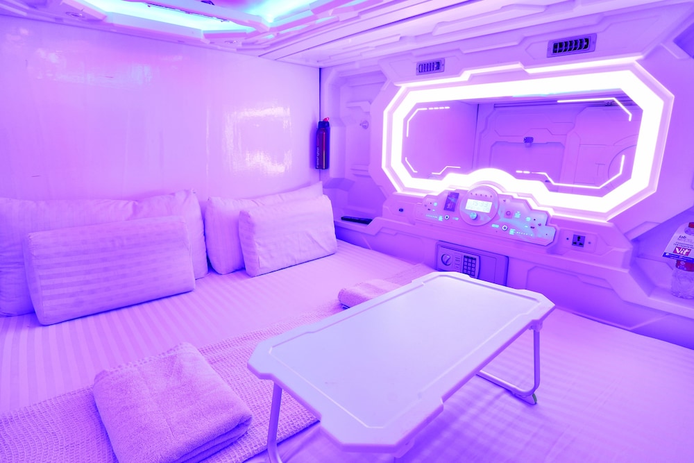 Tab Capsule Hotel - Kayoon Surabaya 15/28