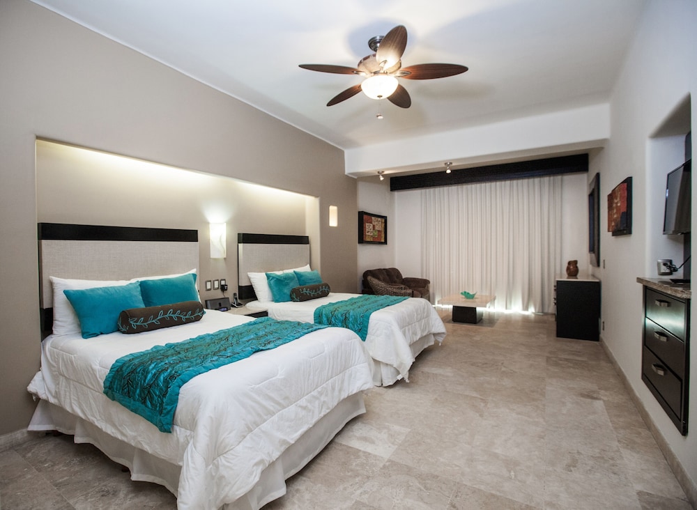 Torrenza Boutique Resort 12/48