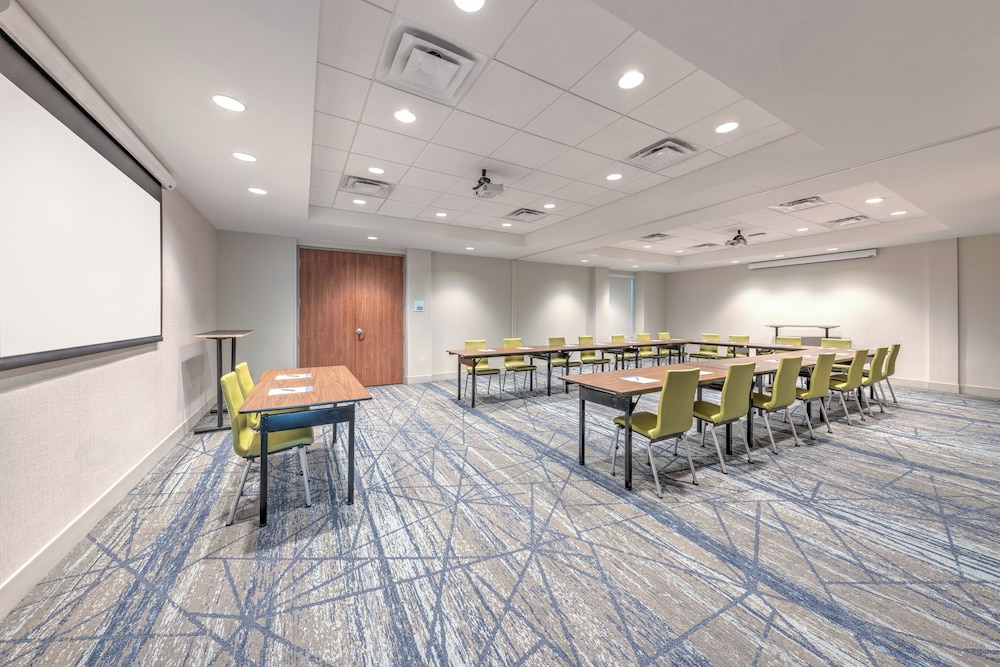Holiday Inn Express & Suites Houston S Medical Ctr Area 47/50