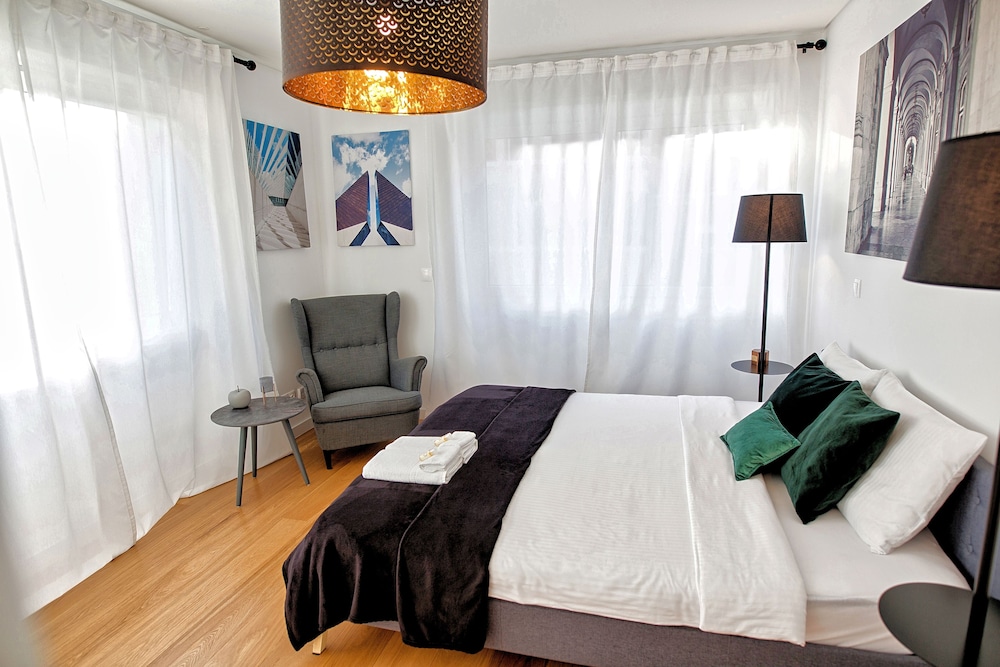 Industrial Lisbon Apartment - Adults Only 16/49