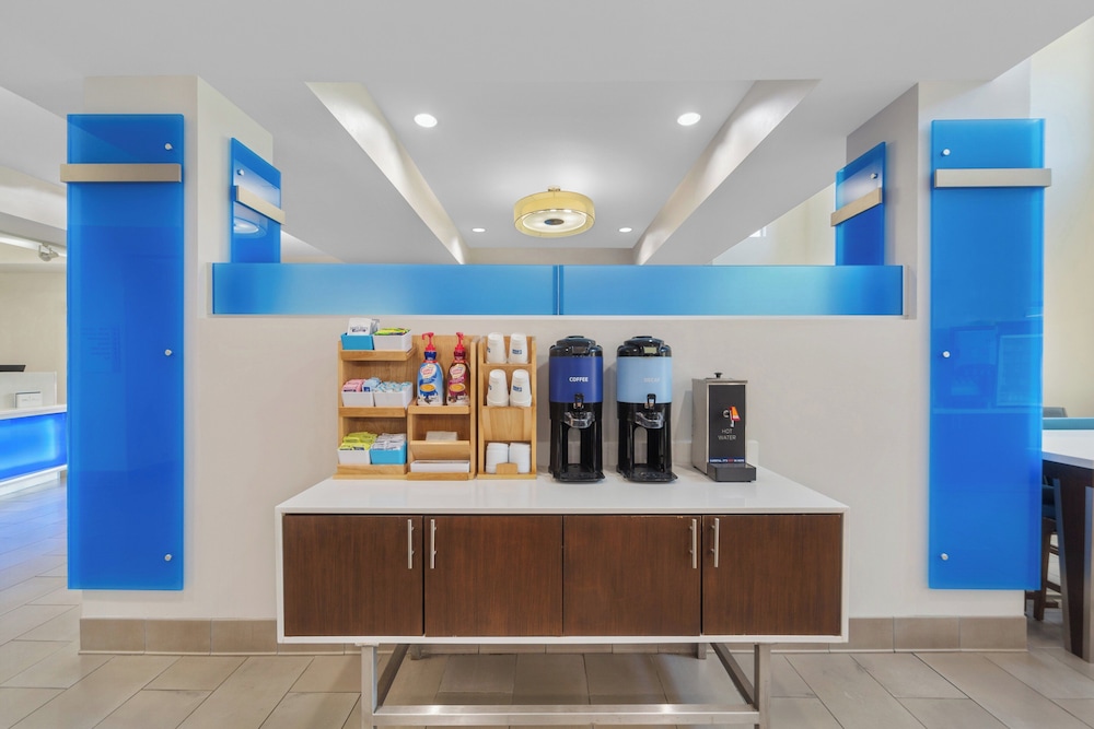 Holiday Inn Express & Suites Houston Nw - Tomball Area 14/70