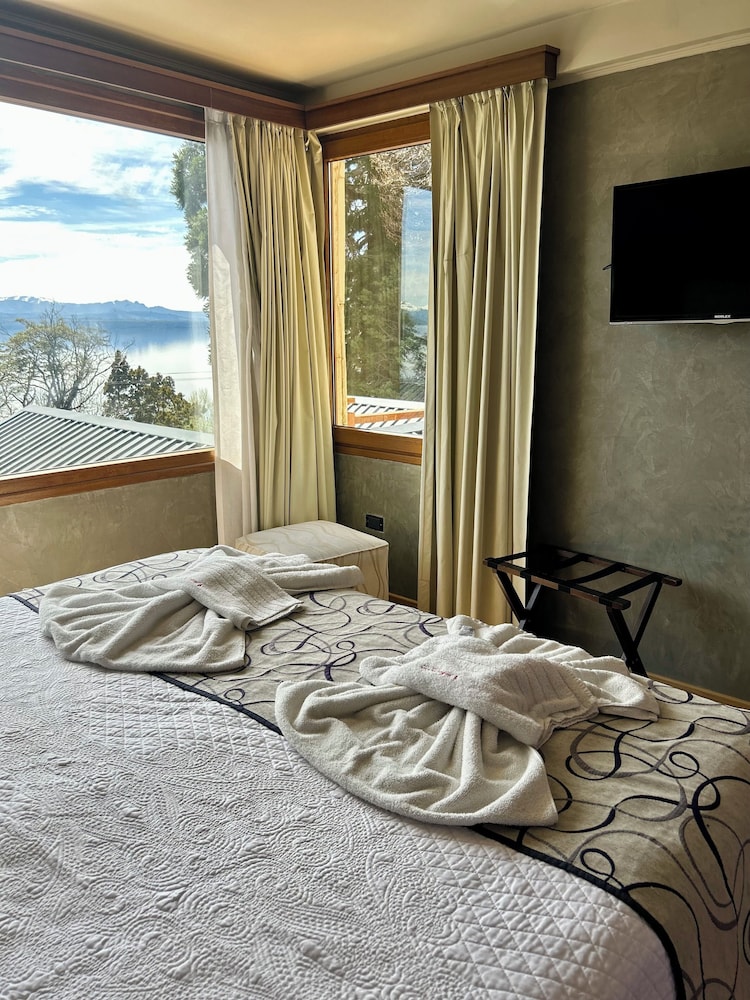 BAHIA PARAISO LUXURY SUITES 37/57