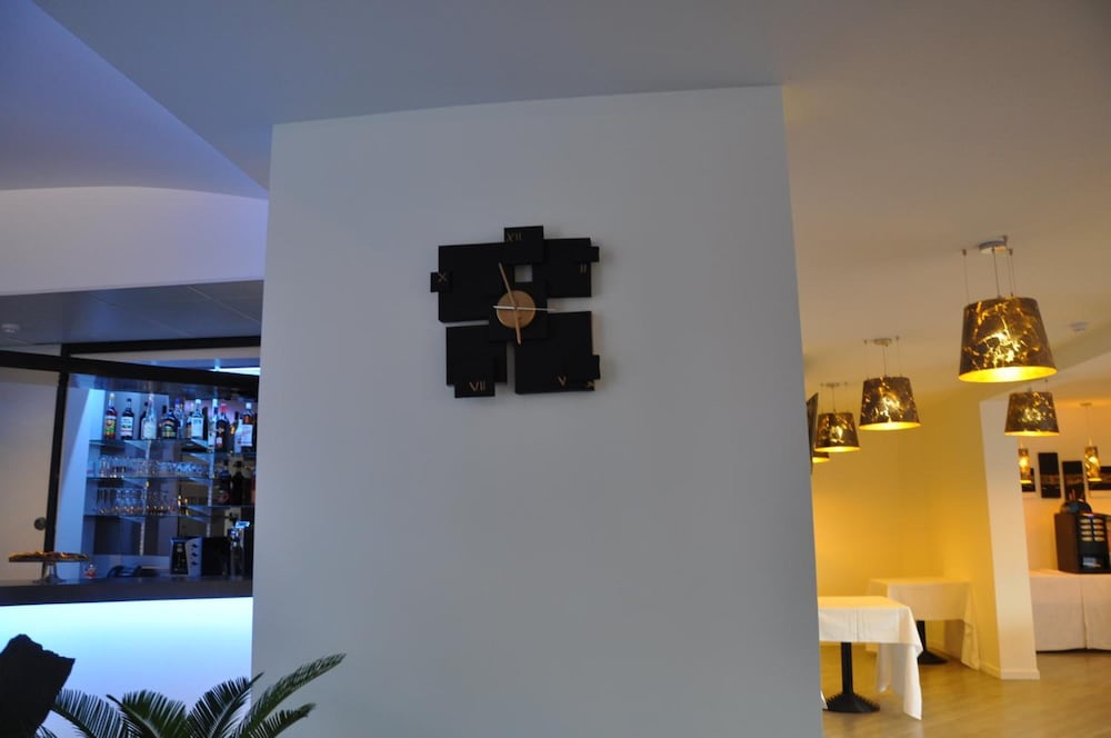 INTERHOTEL HOTEL DES ARTS 42/67