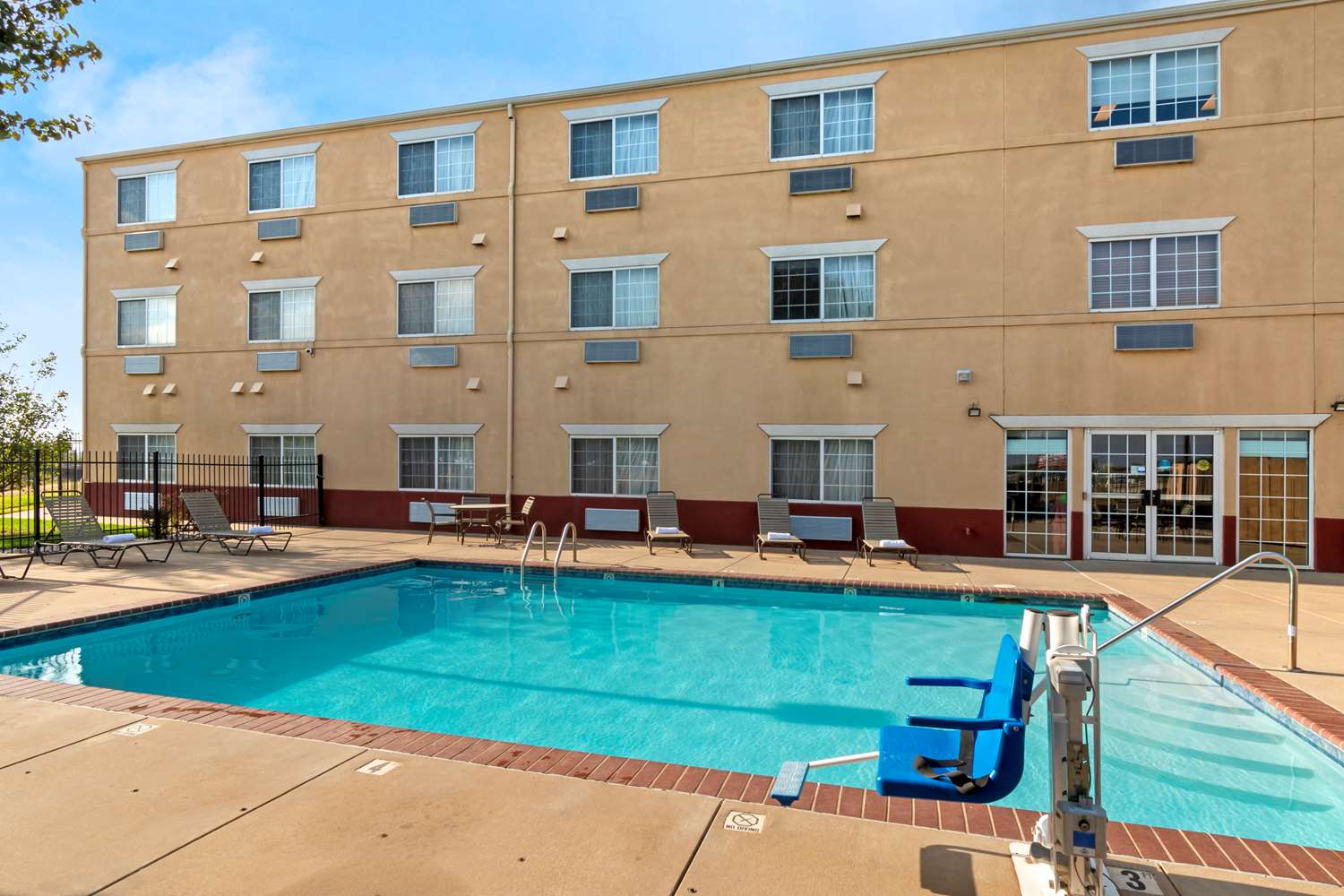 Best Western Governors Inn and Suites 2/12