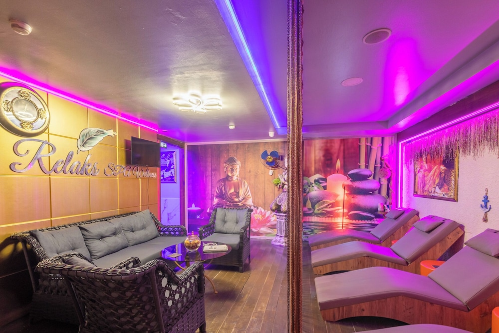 REO Hotel & Spa 48/69