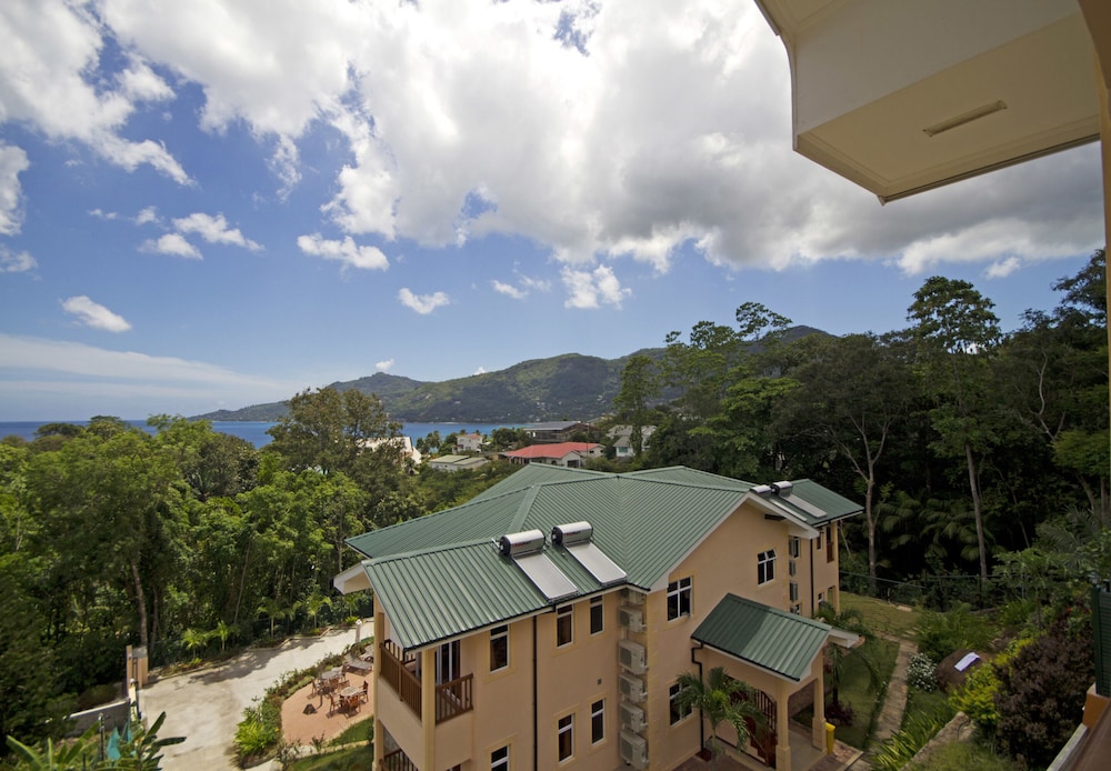 The Palm Seychelles 44/50