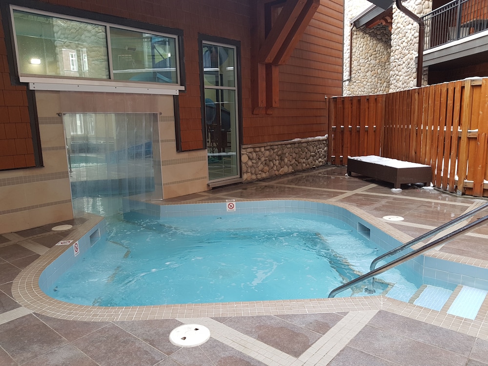 Paradise Resort Club 17/50