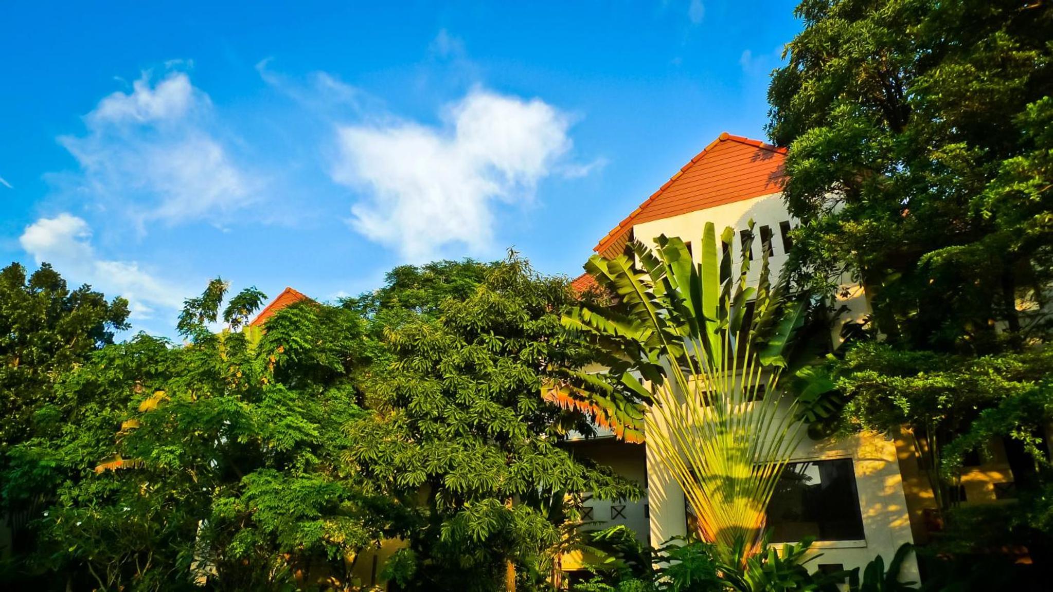 River Resort & Spa 30/35