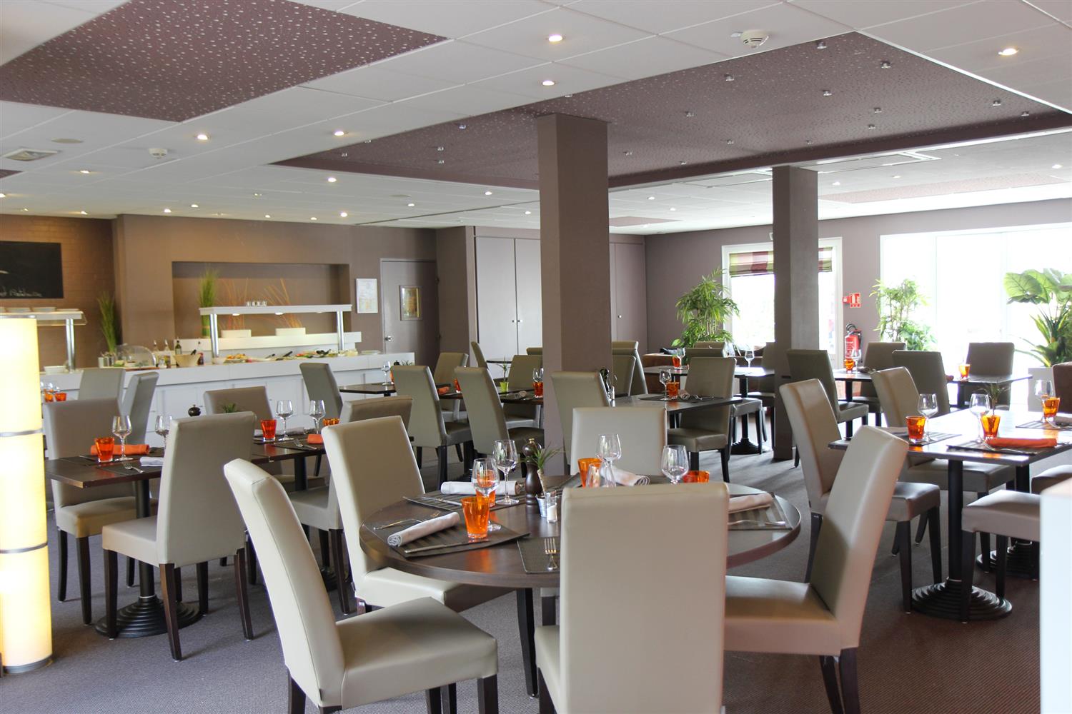 restaurant cafeteria