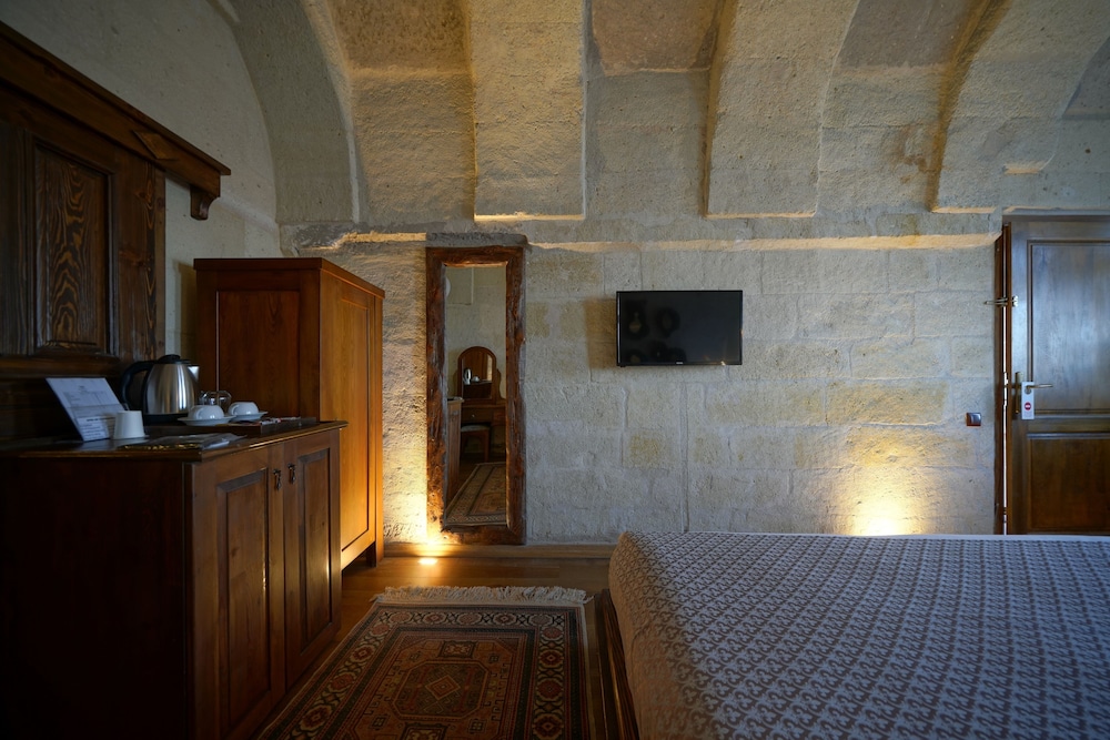 Eyes Of Cappadocia Cave Hotel 11/81