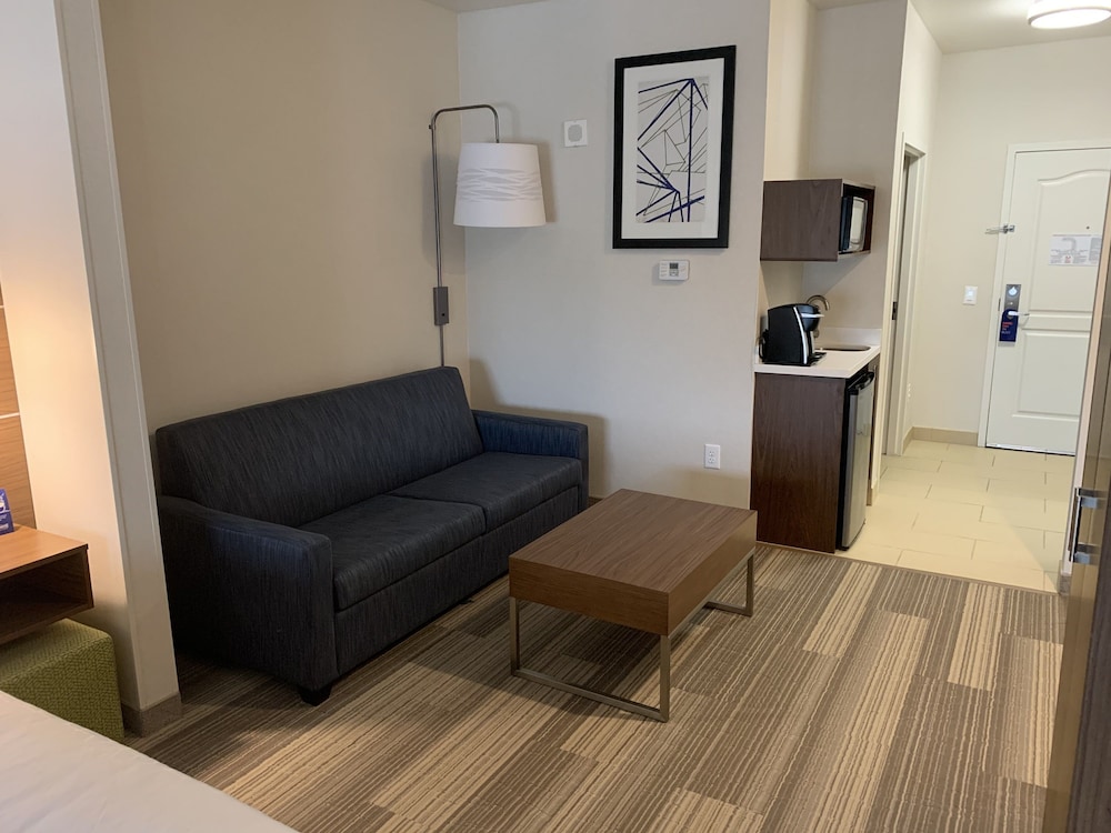 Holiday Inn Express Hotel And Suites Beaumont Oak Valley 50/66