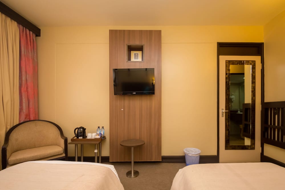 Standard, Twin Beds, Muthu Silver Springs Hotel Nairobi 8/9