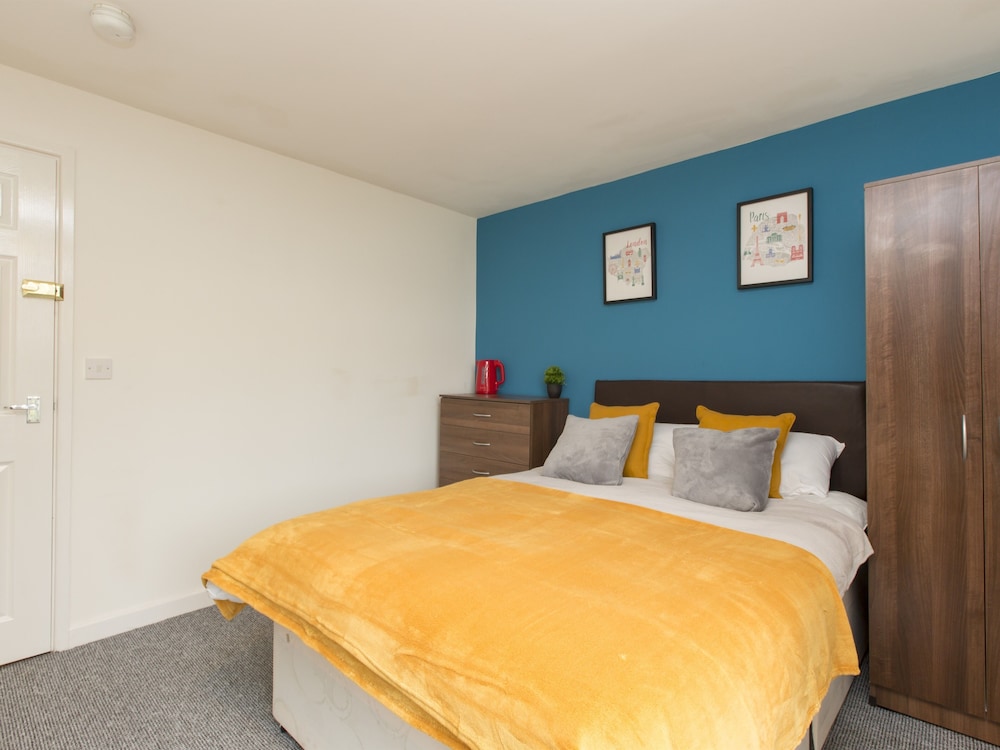 Townhouse Plus @ 40 West St 11/50