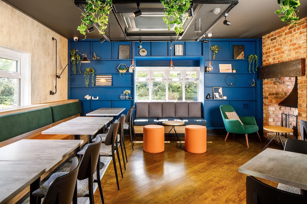 ibis Wakefield East Castleford 34/45