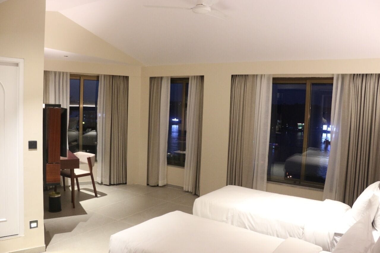 PREMIUM, TWIN BEDS, RIVER VIEW