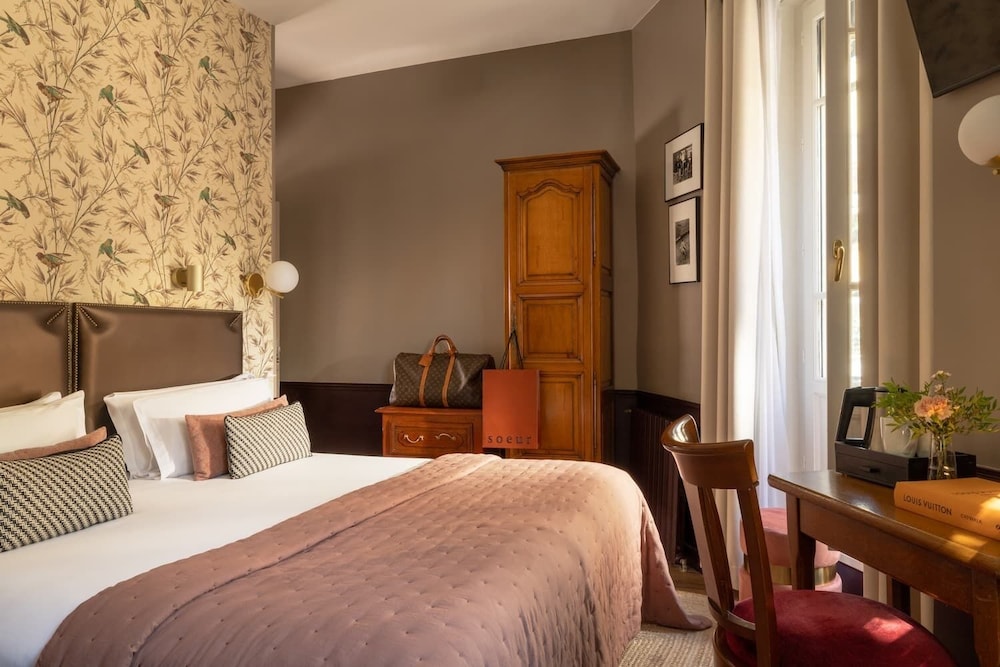 SUPERIOR, DOUBLE BED
