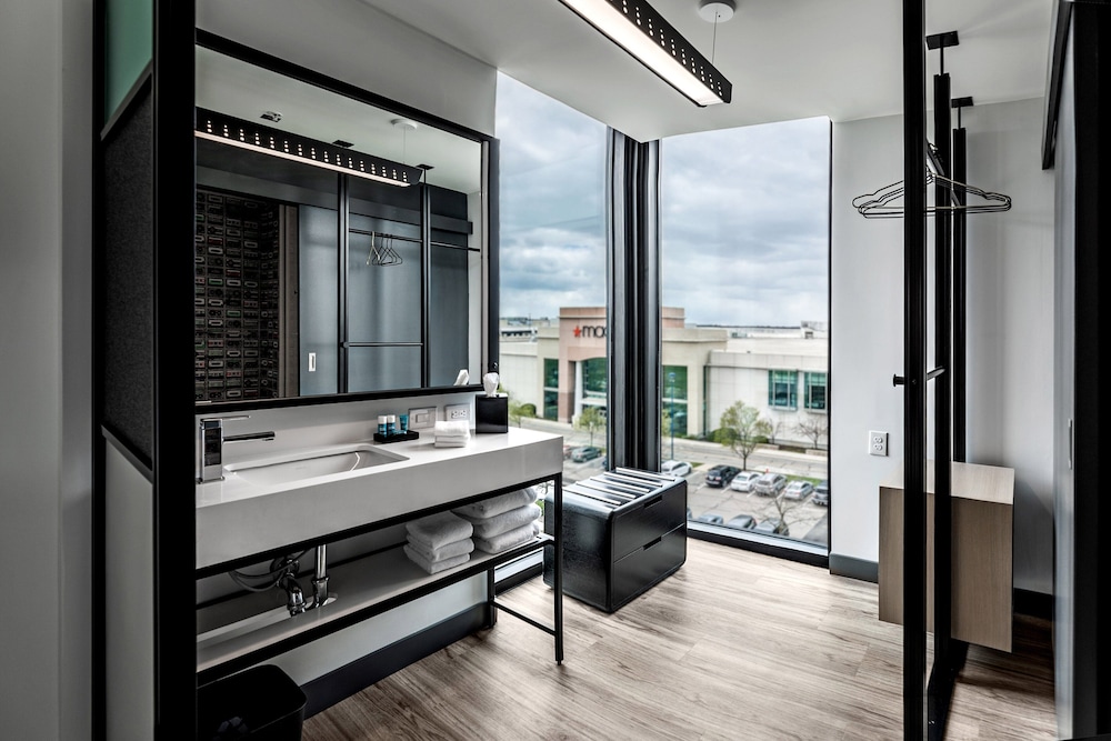 Aloft Columbus Easton 25/38