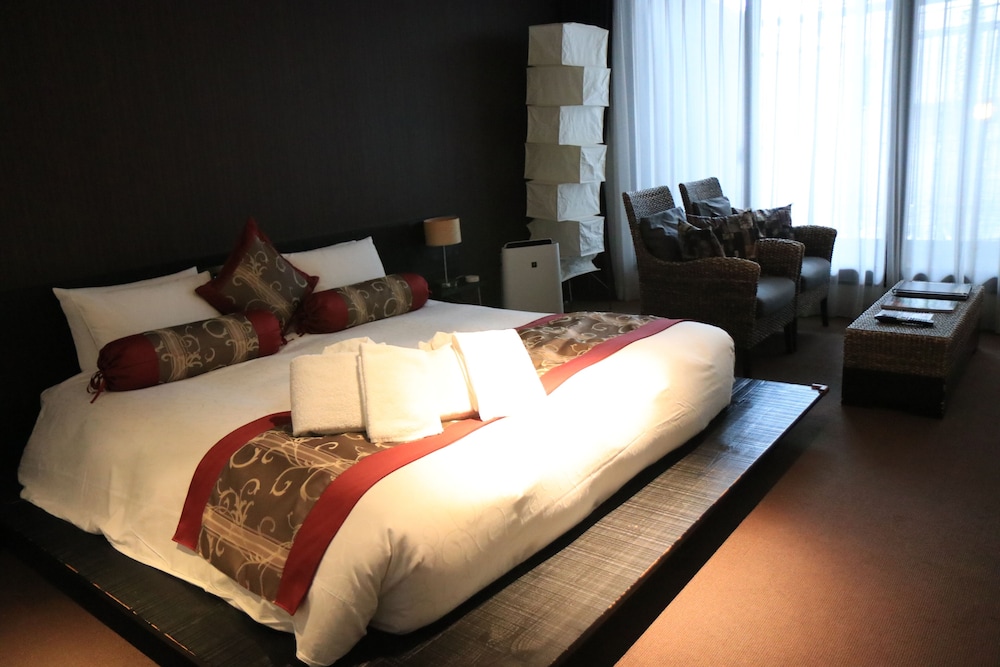 Kizashi The Suite 14/49