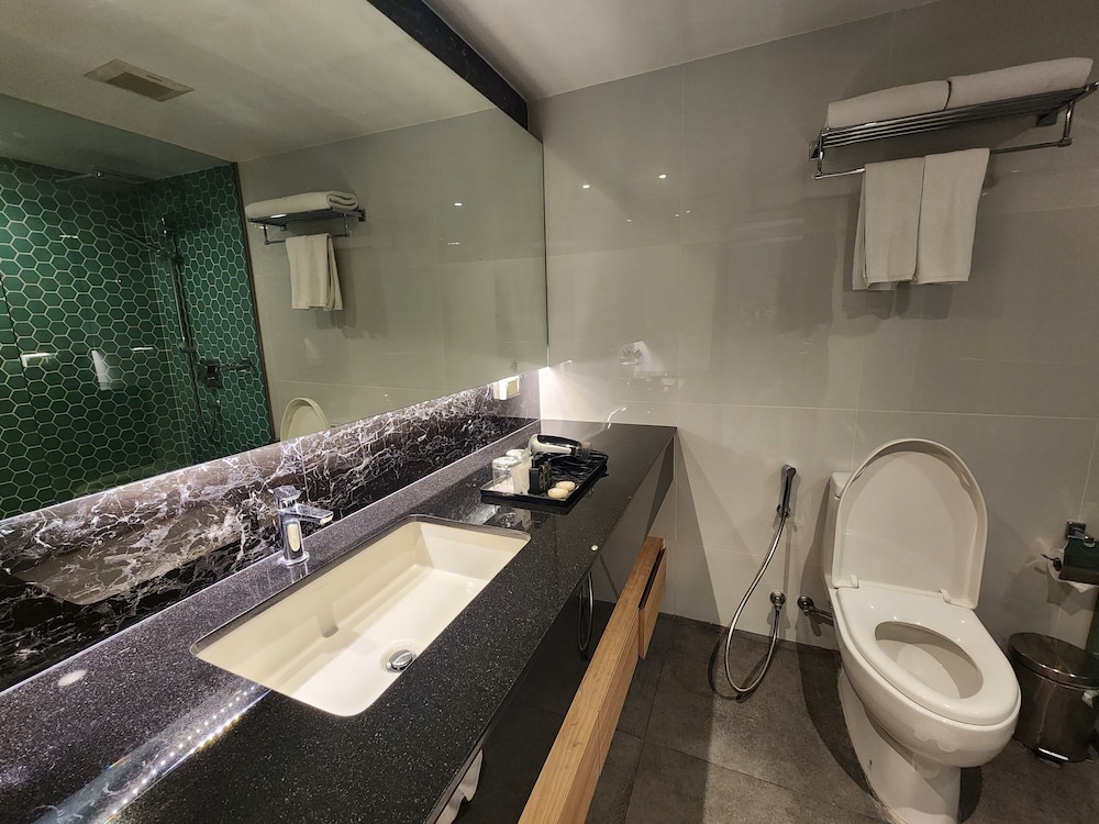 Montana Hotel and Residence 34/46