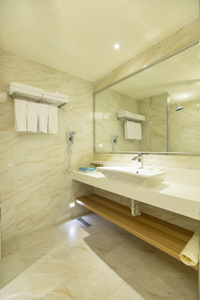 Kai Shen Starlight Hotel 35/62