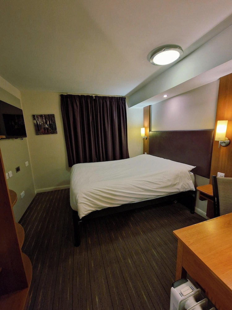 Premier Inn Bournemouth East Lynton Crt 26/54