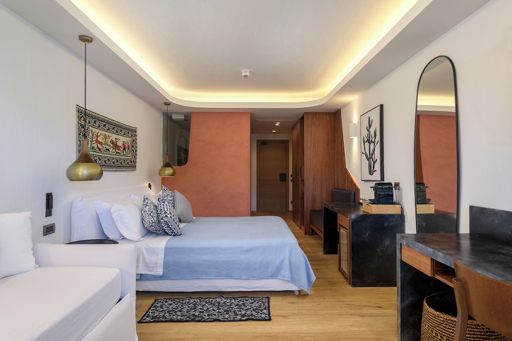 Junior, Quadruple, 1 Double and 1 Single Bed, Sofa