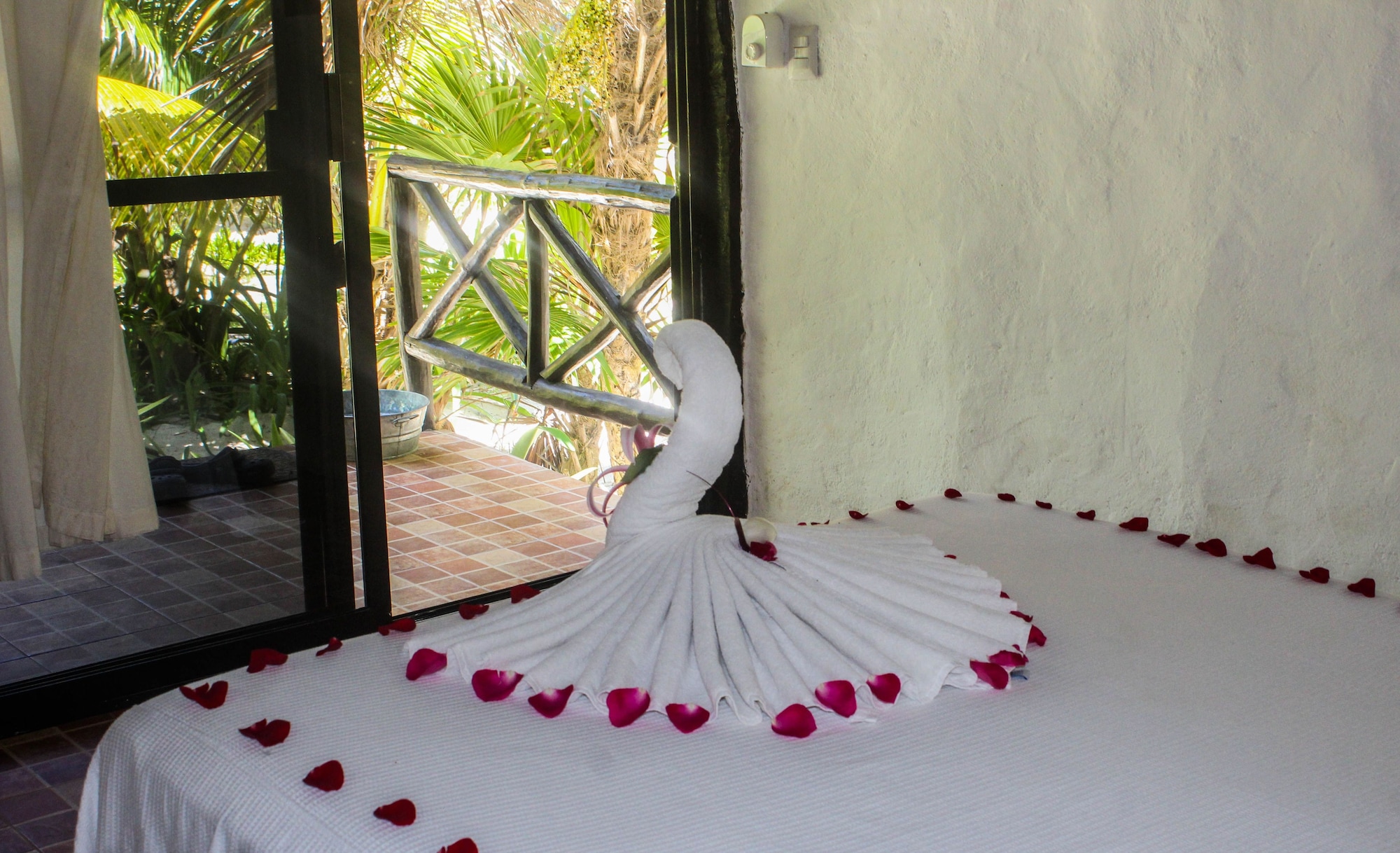 Maya, House, King Bed, Partial Ocean View، Hotel Poc Na 5/8