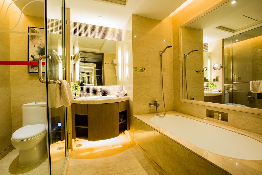 GUANGZHOU NEW CENTURY HOTEL 7/65