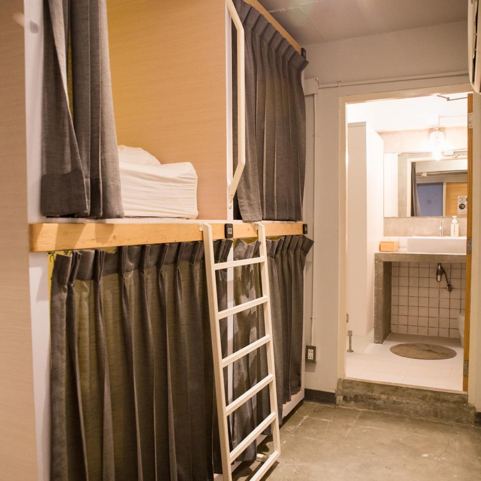 Capsule, Mixed Dorm, 4 People, Private Bathroom