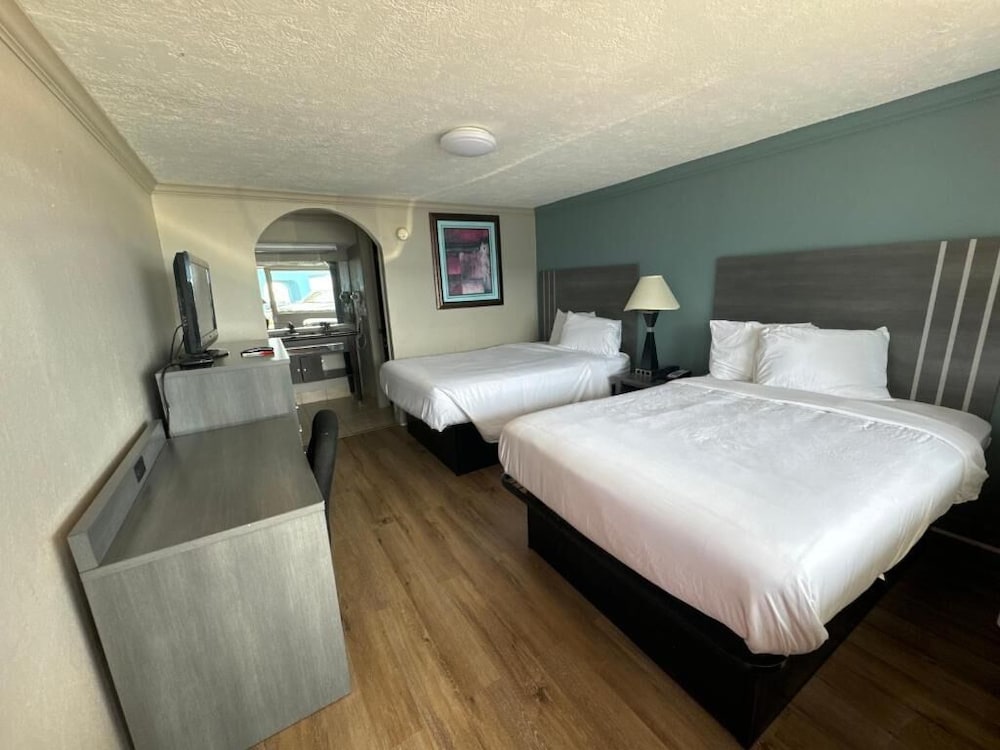 STANDARD, 2 DOUBLE BEDS