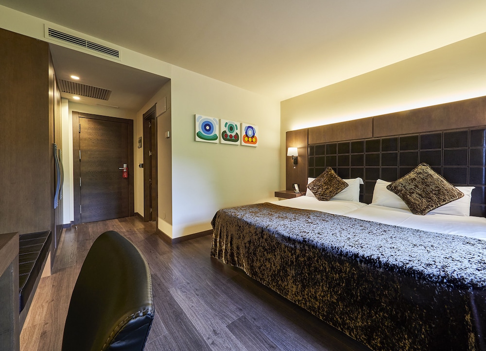 Room, Twin Beds, Shared Terrace
