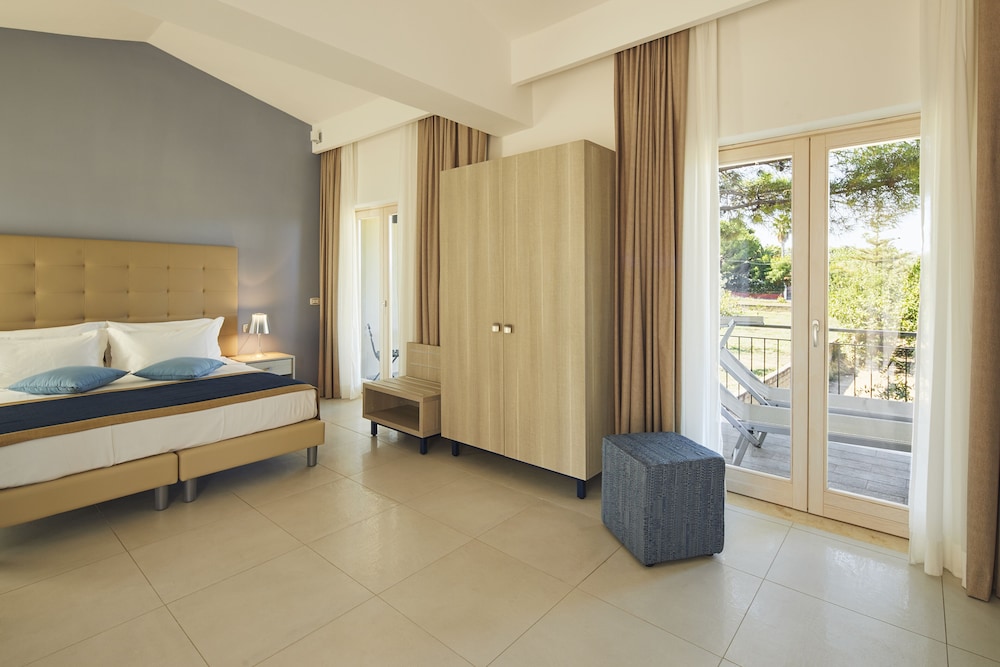Tui Blue Tropea 8/44