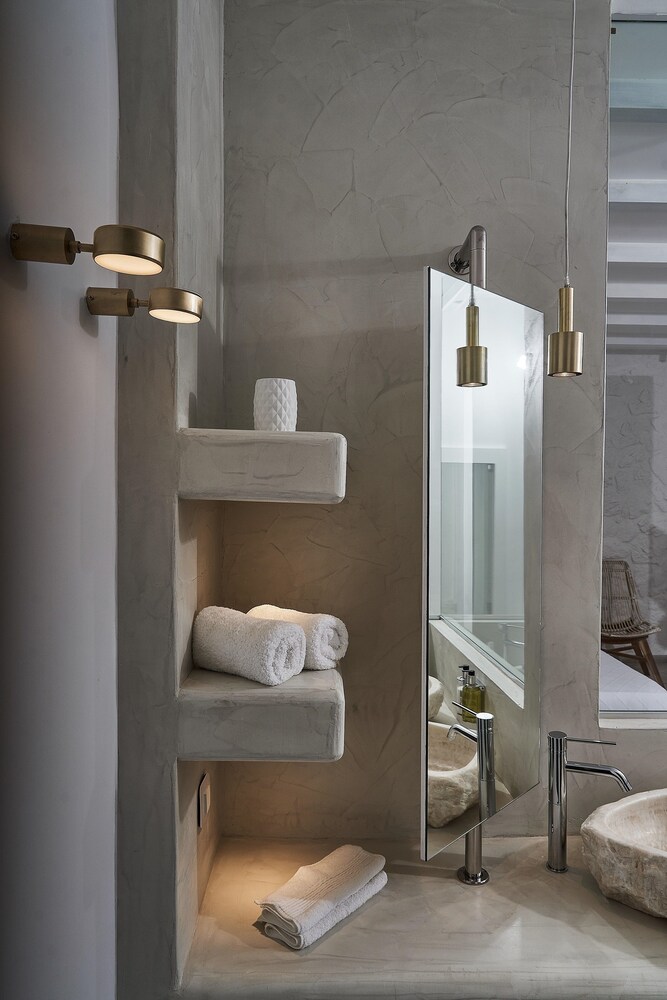 Petri Suites 72/74