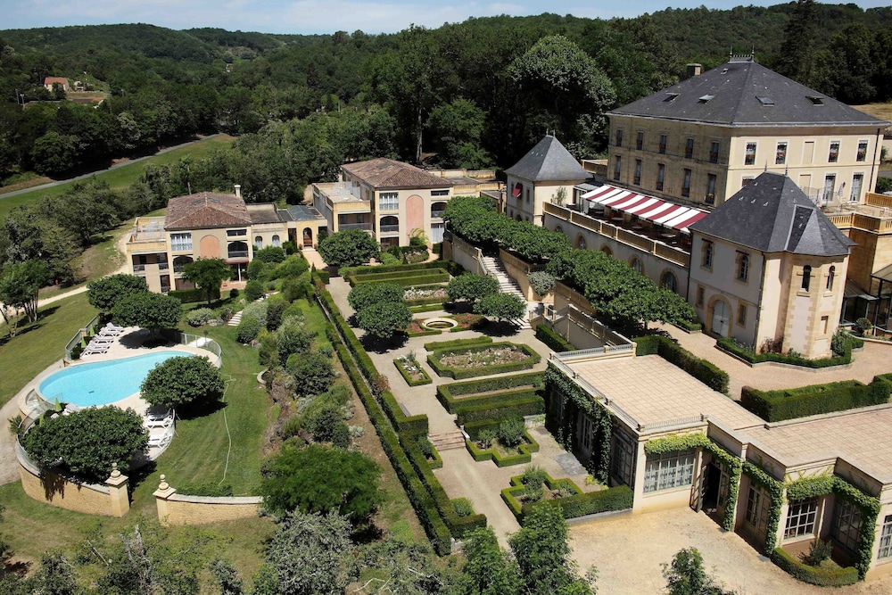 Domaine De Rochebois & Spa Nuxe 53/55