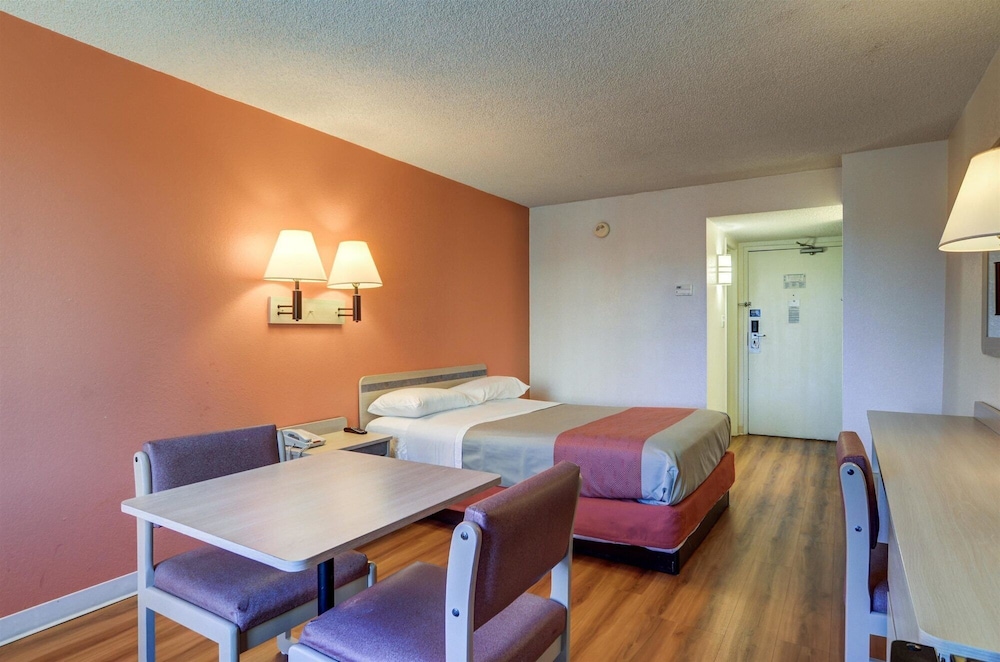 Motel6 Greenwood Village, CO - Denver - South Tech Center 40/54
