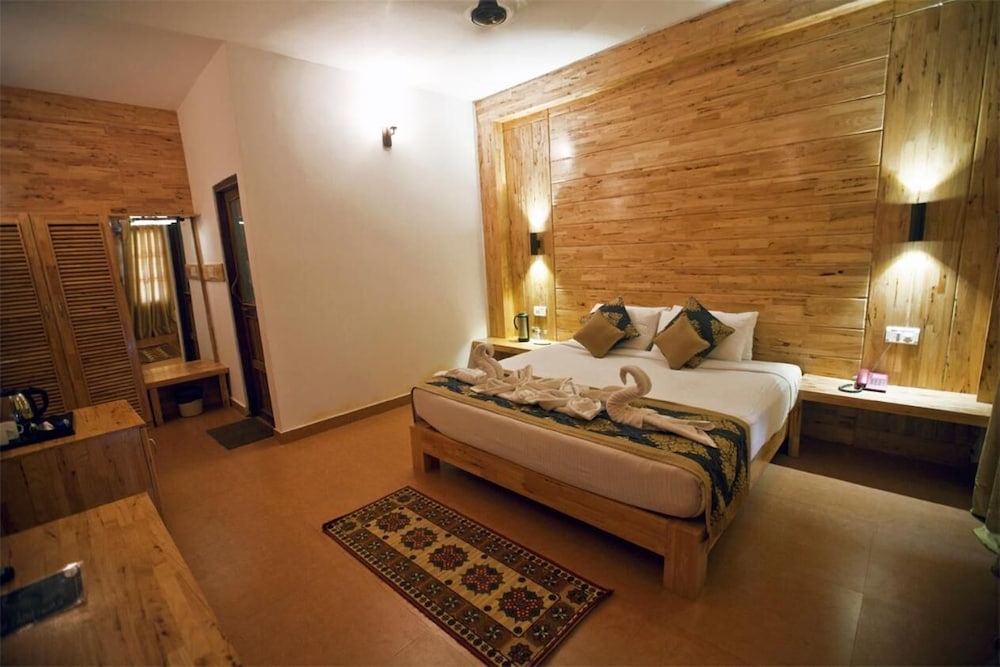 Symphony Palms Beach Resort 13/57