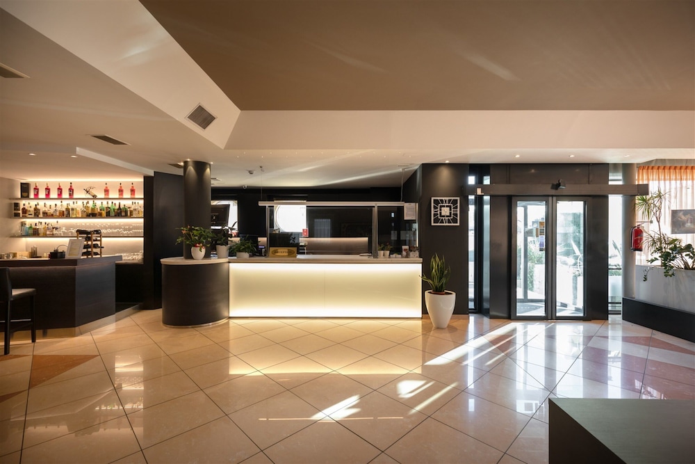 NOVENTA HOTEL 6/54