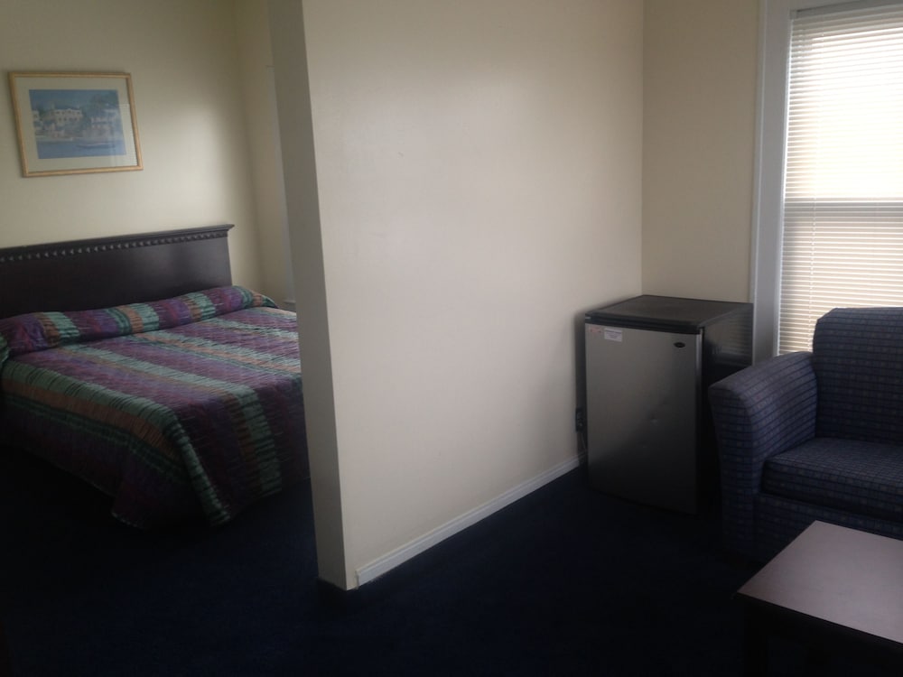 Belmar Inn 37/45