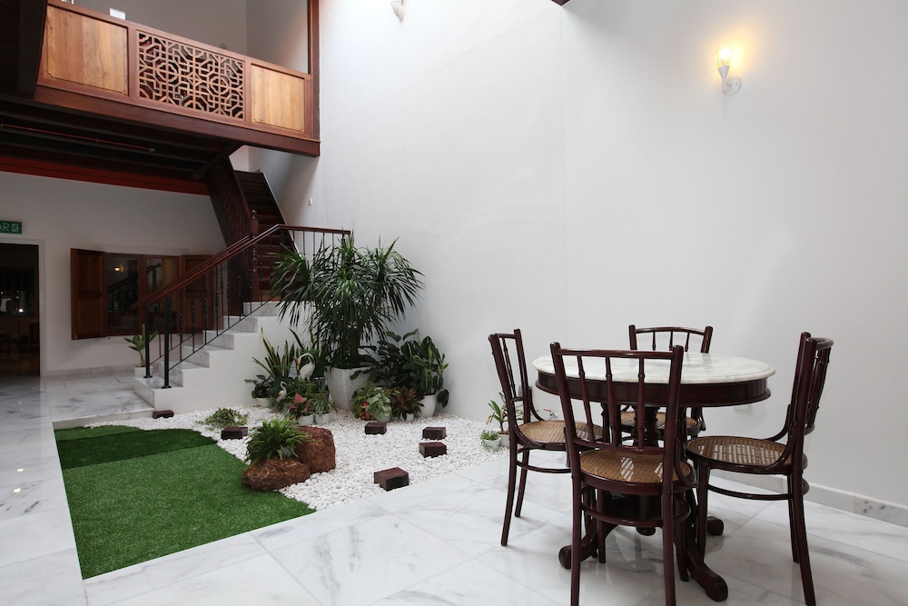 Gingerflower Boutique Hotel 44/50