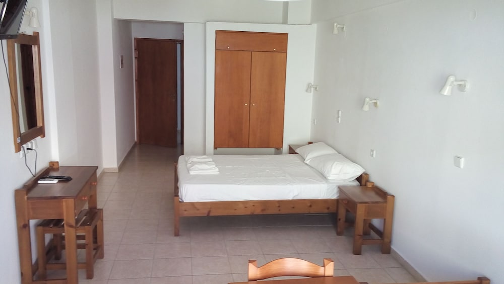 Karmi Studios & Apartments 11/25