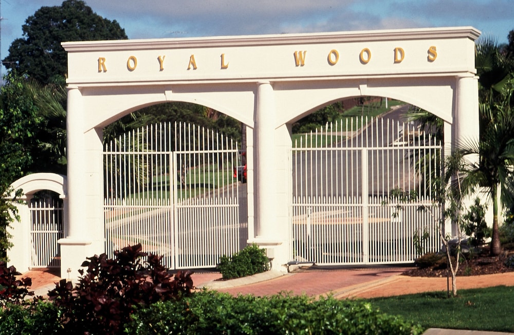 Royal Woods Resort 3/22