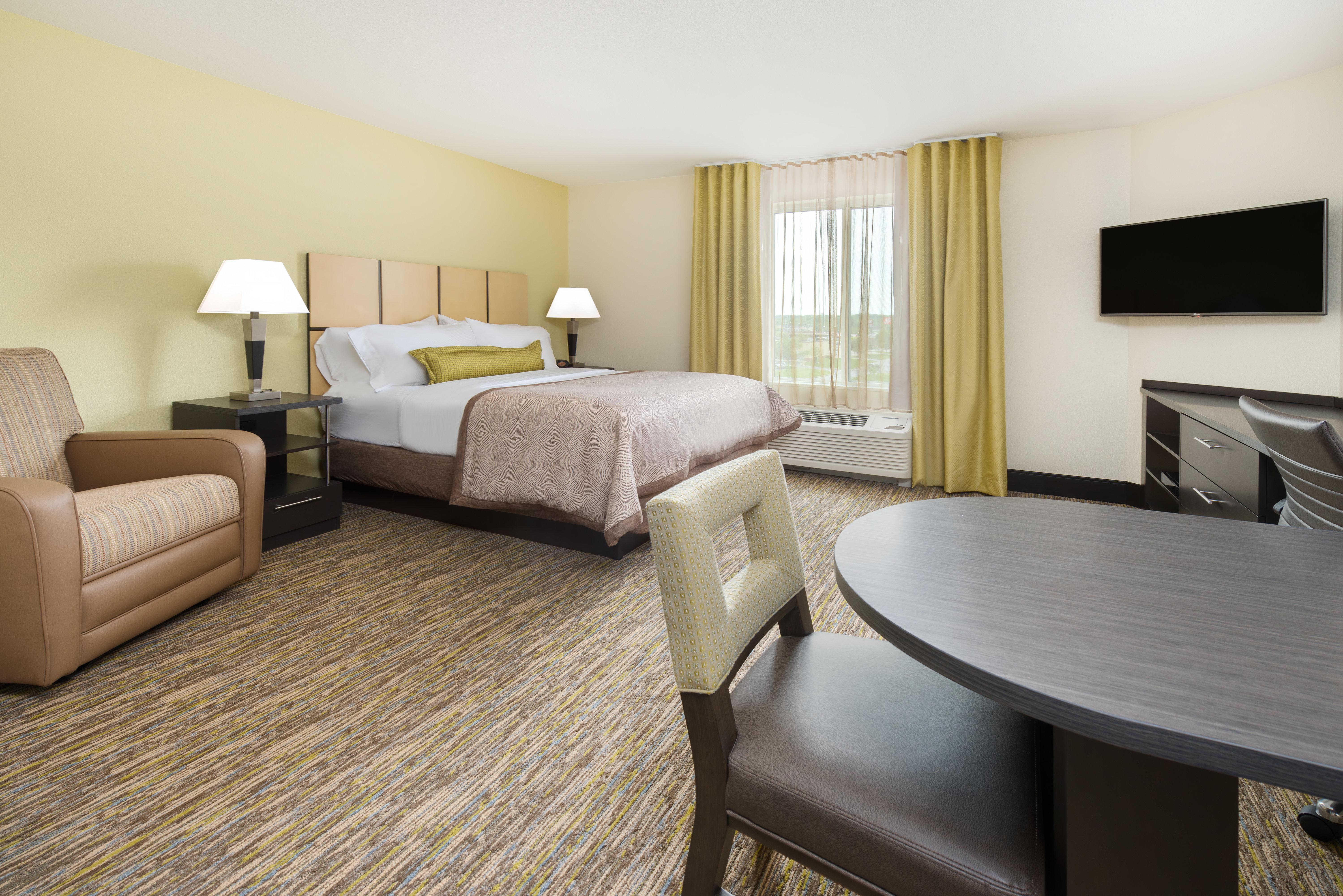 استوديو بسرير كوين، Candlewood Suites Columbia East 2/2