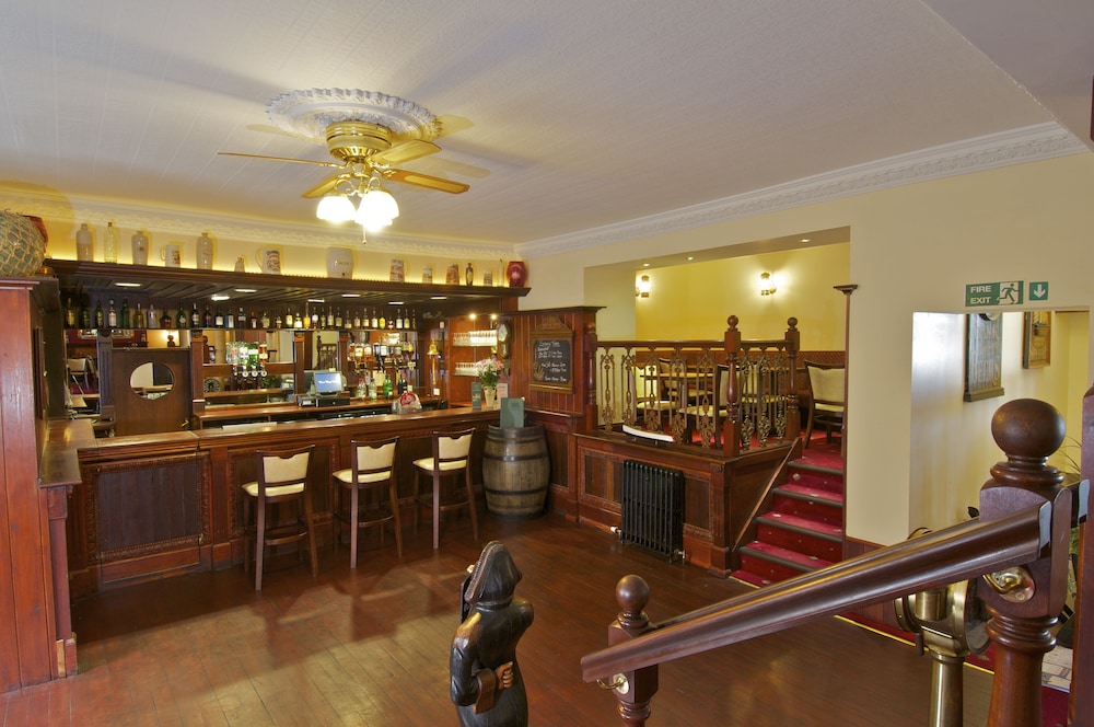 Cove Bay Hotel 38/60