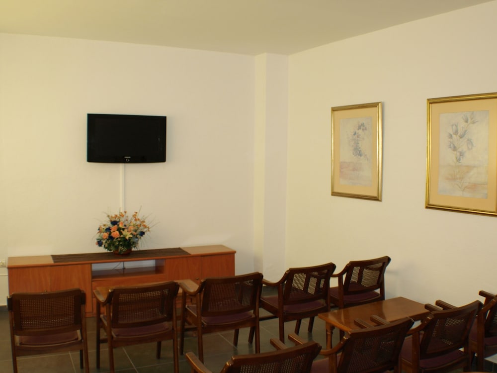 Kristal Hotel 36/40