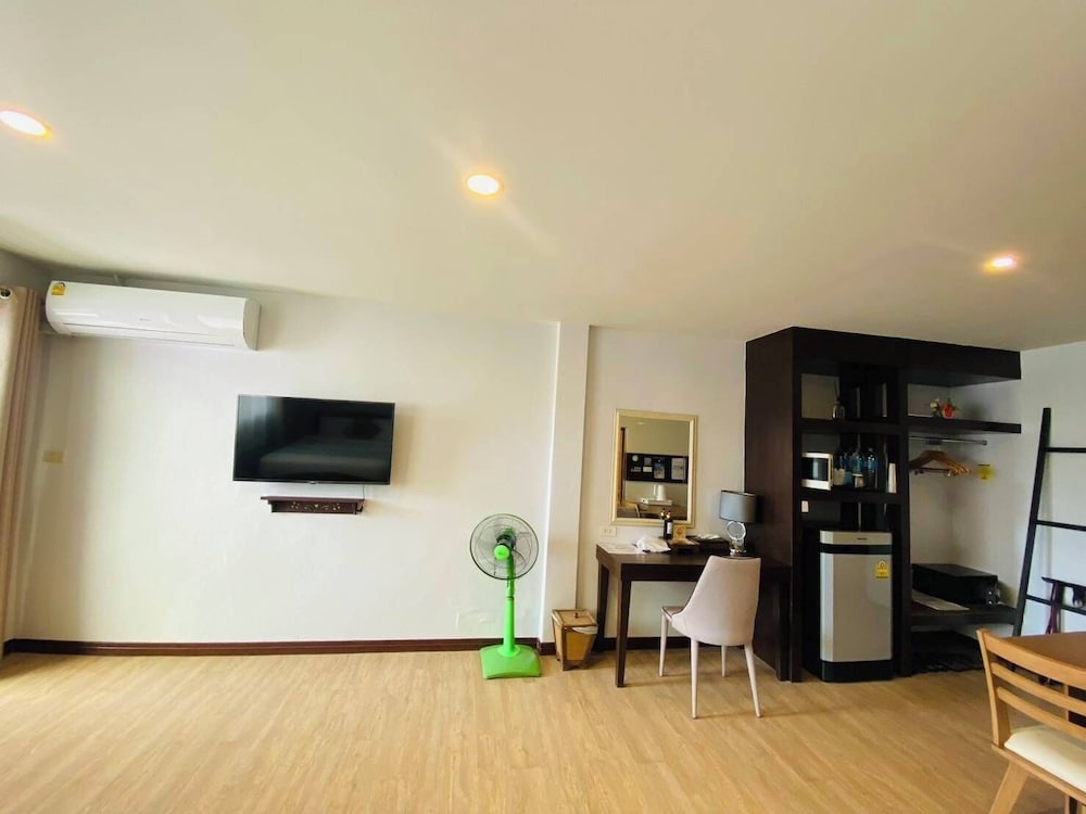 Talay Sai Hotel At Thung Wua Laen 47/76