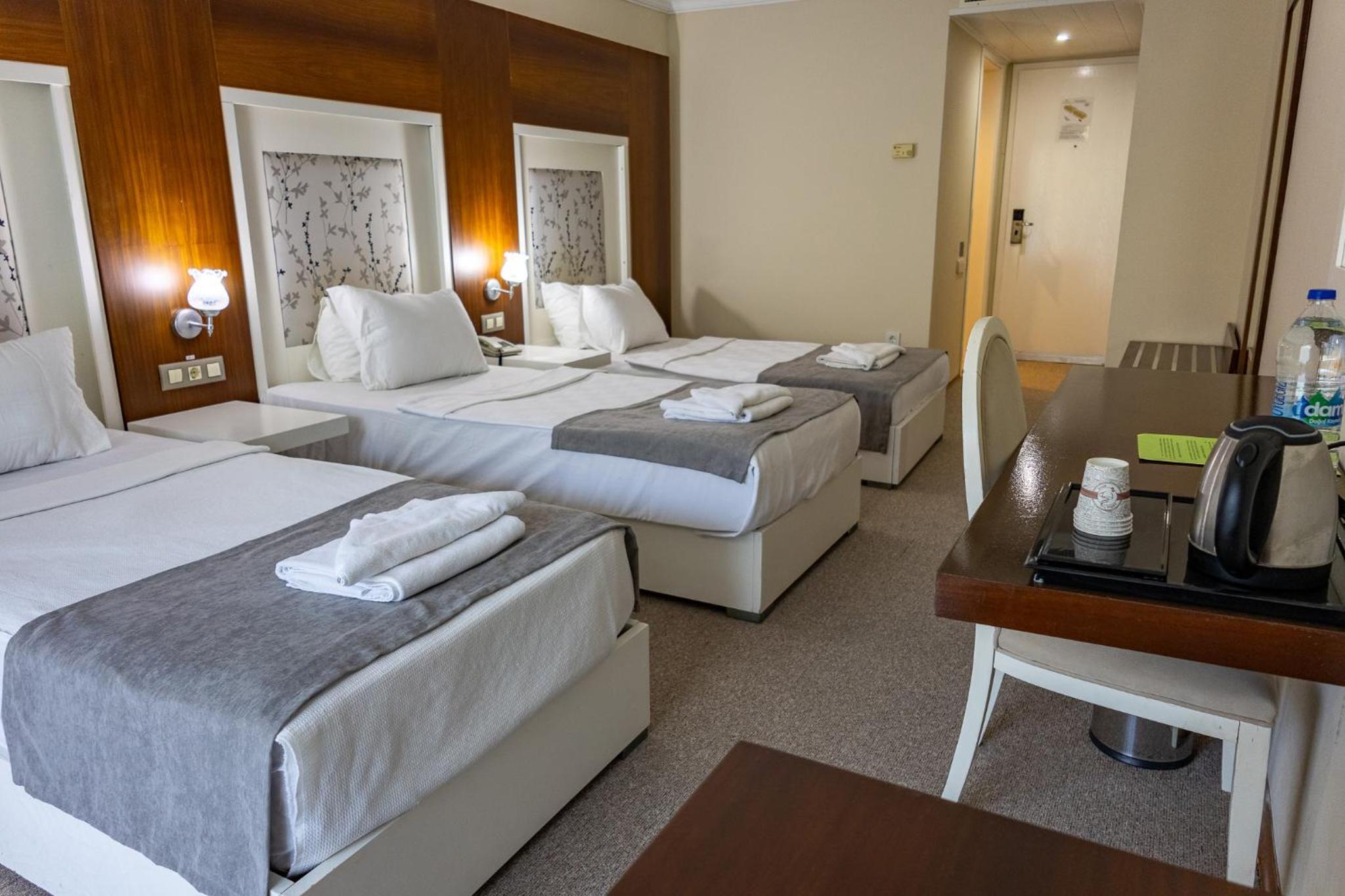 Sentinus Beach Hotel 34/83