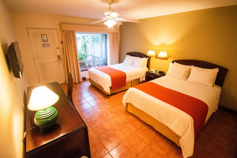 HOTEL SAN CARLOS 10/85